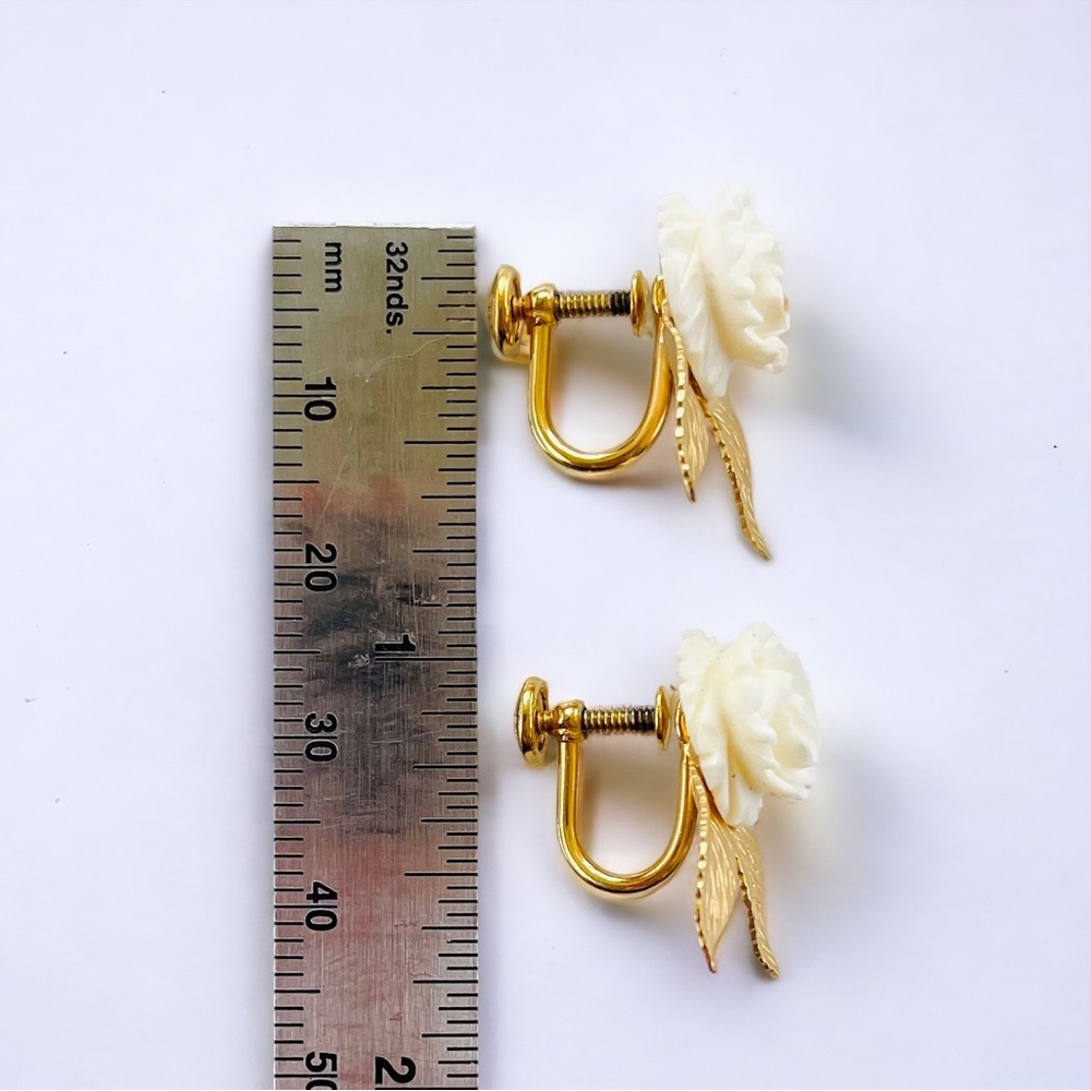 Vintage 1/20 12kt G.F. CRCO Carved Rose and Gold Leaves Screw Back Earrings - Picture 4 of 5